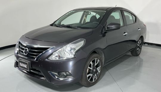 Nissan • Sentra