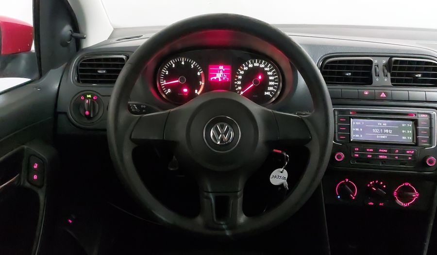 Volkswagen Vento 1.6 ACTIVE MT Sedan 2014