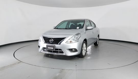 Nissan • Versa