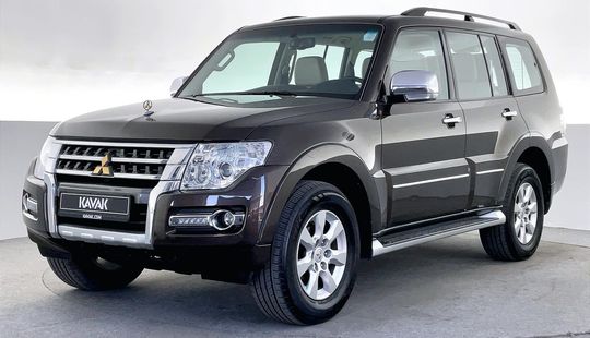 Mitsubishi • Pajero