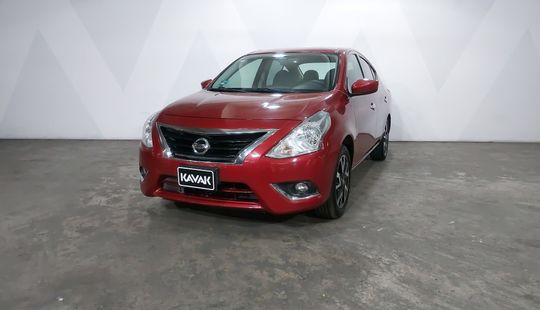 Nissan • Versa