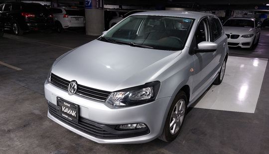 Volkswagen • Polo