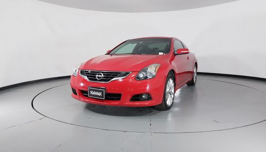 Nissan • Altima