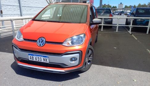 Volkswagen Up 1.0 CROSS UP Hatchback 2017