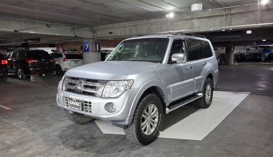 Mitsubishi • Montero