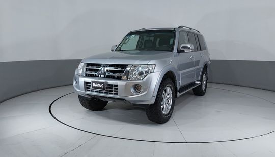 Mitsubishi • Montero