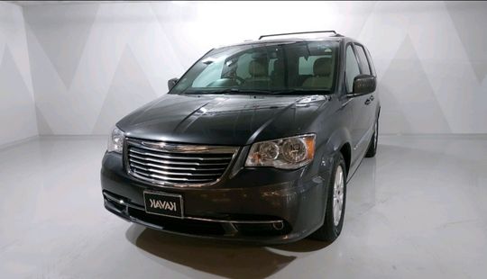 Chrysler • Town & Country