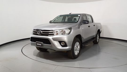 Toyota • Hilux