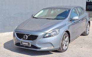 Volvo • V40