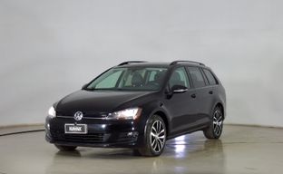 Volkswagen • Golf