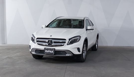 Mercedes Benz • Clase GLA