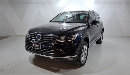 Volkswagen • Touareg