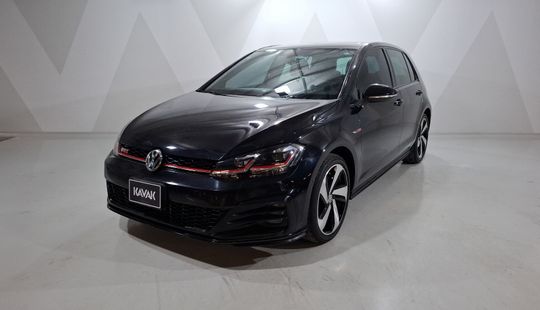 Volkswagen • Golf