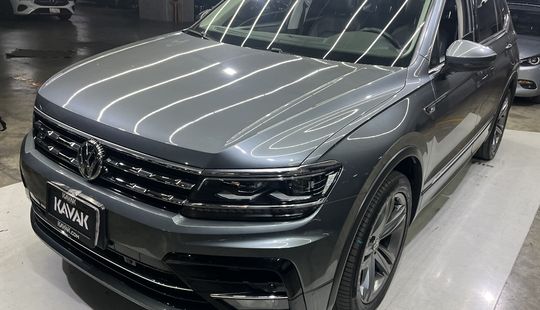 Volkswagen • Tiguan