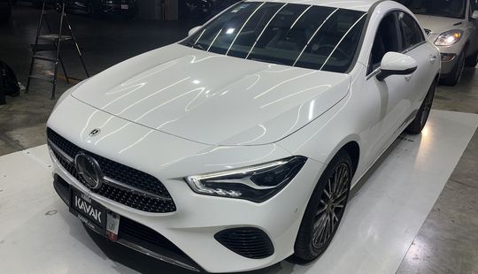 Mercedes Benz • Clase CLA