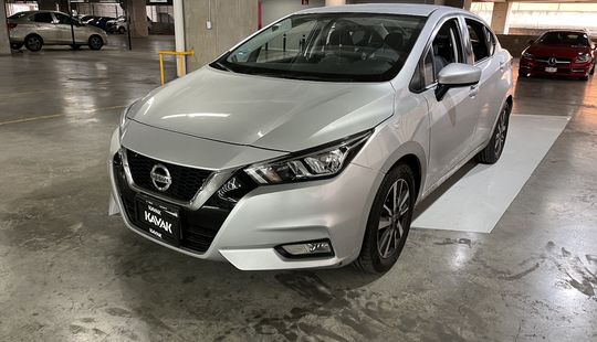 Nissan • Versa