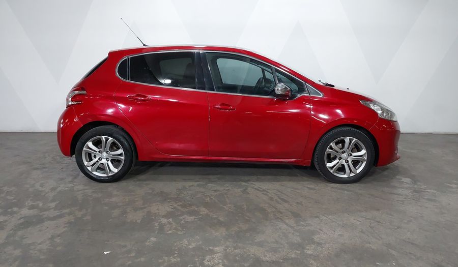 Peugeot 208 1.6 FELINE AT Hatchback 2014