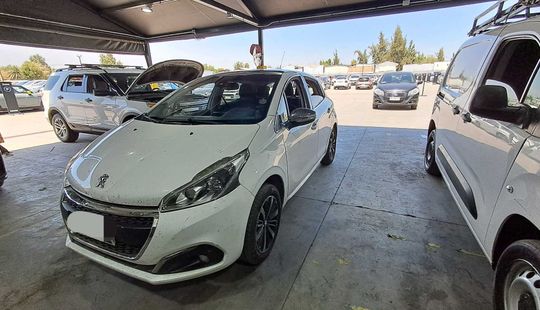 Peugeot • 208