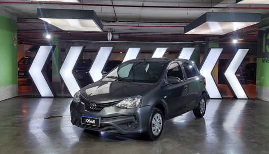 Toyota • Etios