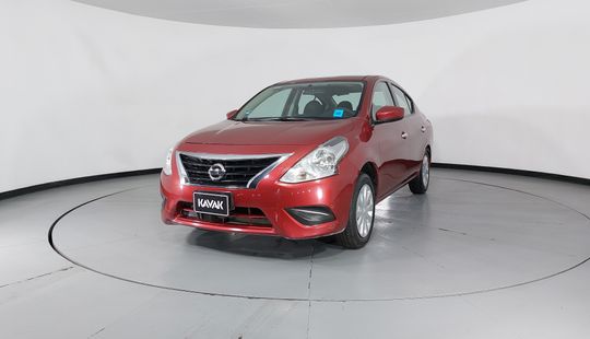 Nissan • Versa