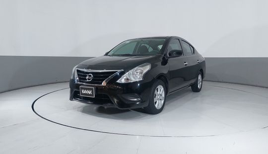 Nissan • Versa