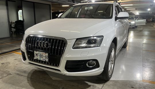 Audi • Q5