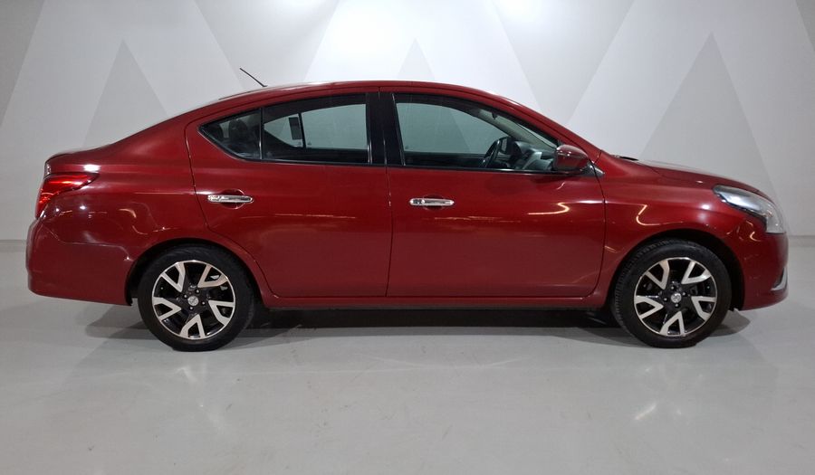 Nissan Versa 1.6 EXCLUSIVE TA AC Sedan 2015