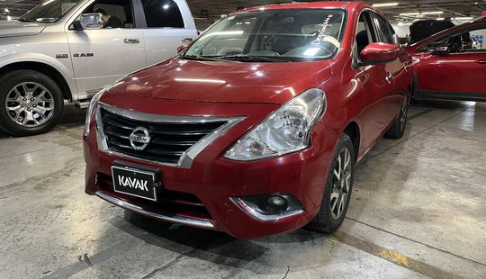 Nissan • Versa