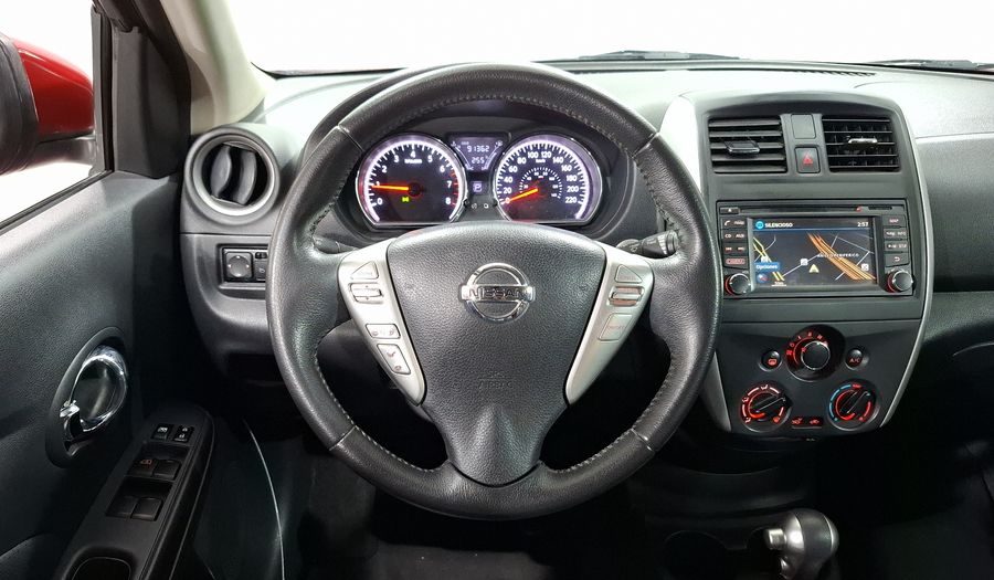 Nissan Versa 1.6 EXCLUSIVE TA AC Sedan 2015