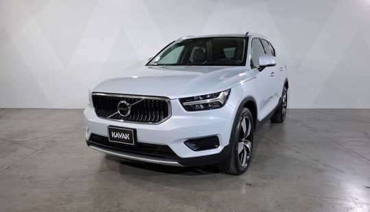 Volvo • XC40