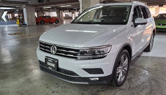 Volkswagen • Tiguan