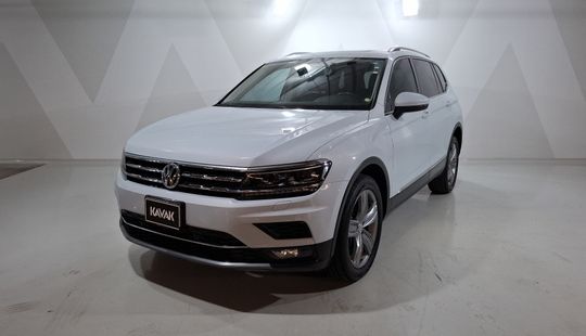 Volkswagen • Tiguan