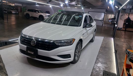 Volkswagen • Jetta