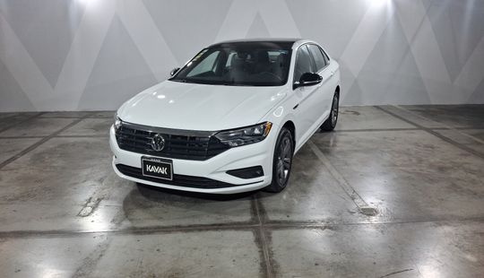 Volkswagen • Jetta