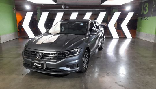 Volkswagen • Vento