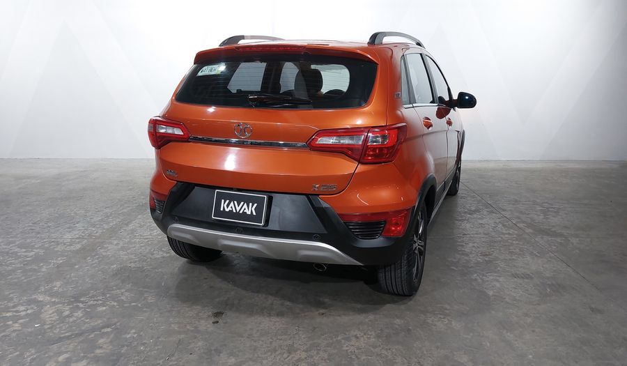 Baic X25 1.5 TOP AUTO Suv 2019