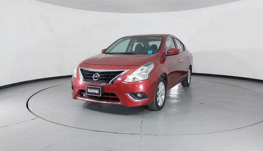 Nissan • Versa