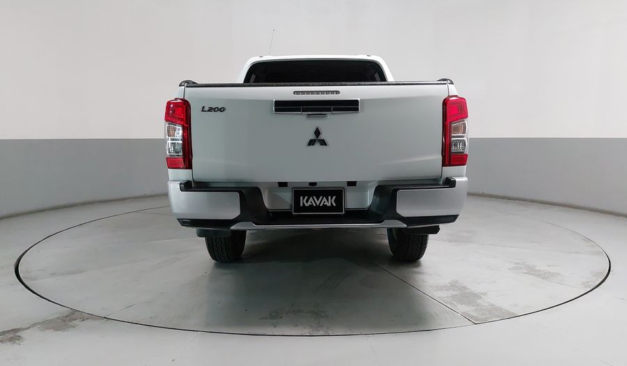 Mitsubishi L200 2.4 GLX GASOLINA Pickup 2021