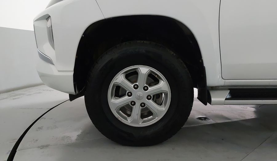 Mitsubishi L200 2.4 GLX GASOLINA Pickup 2021