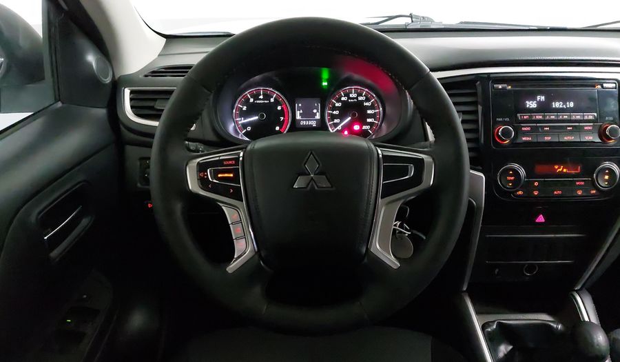 Mitsubishi L200 2.4 GLX GASOLINA Pickup 2021