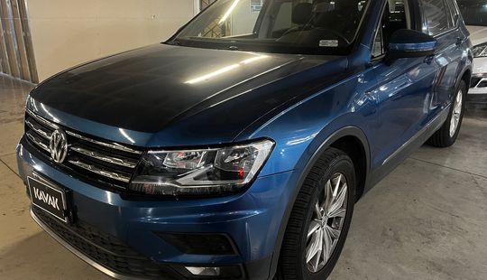 Volkswagen • Tiguan