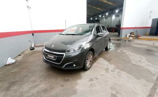 Peugeot • 208