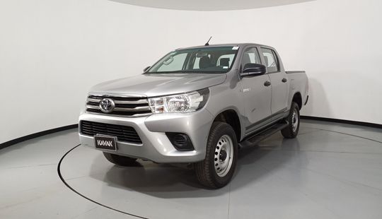 Toyota • Hilux