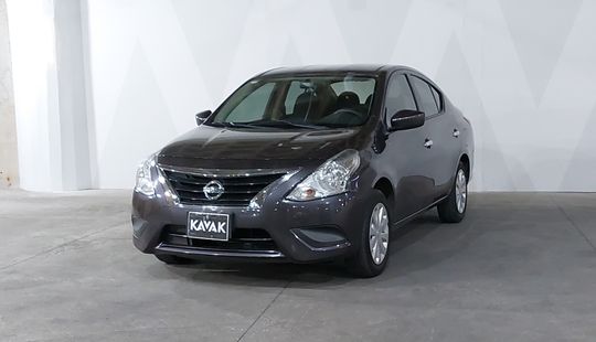 Nissan • Versa