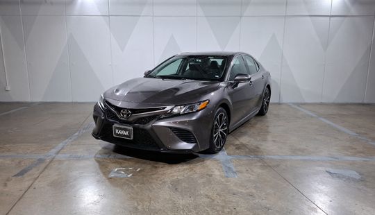 Toyota • Camry