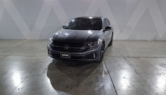 Volkswagen • Jetta