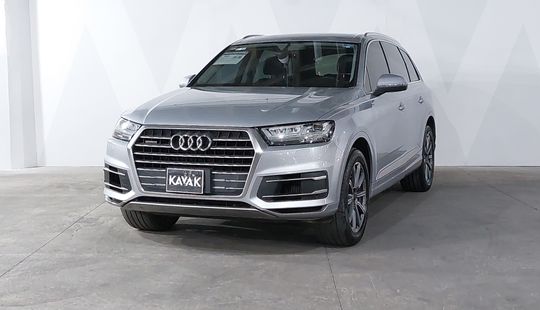 Audi • Q7