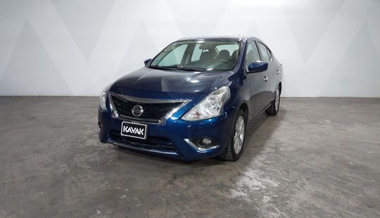 Nissan • Versa