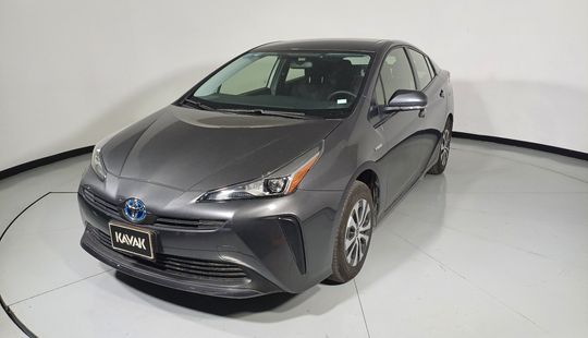 Toyota • Prius