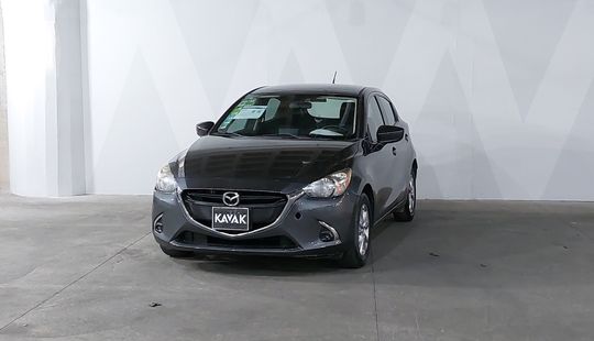 Mazda • Mazda 2